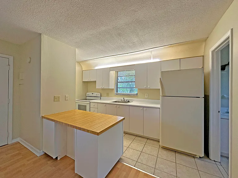 1021 SE Monterey Rd #A22 — Photo 6