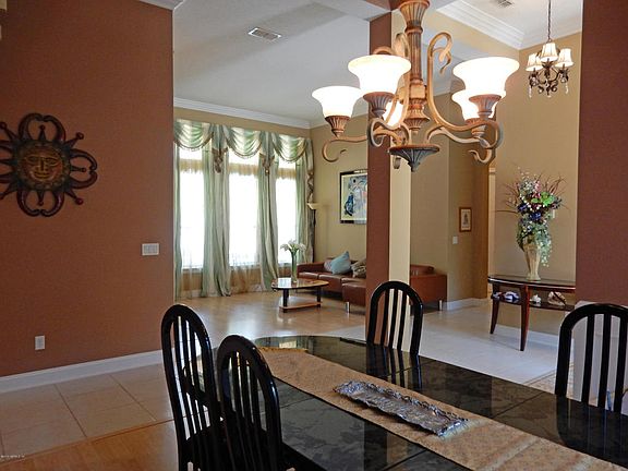 4th image of 812 N Pokeberry Pl