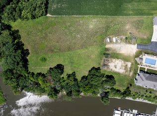 603 Sandy Point Rd, Harpers Ferry, IA 52146