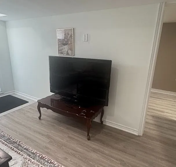 8446 Jennifer Cres #LOWER — Photo 18