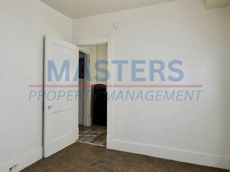 4113 N Lockwood Ave — Photo 16