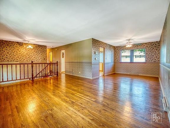 4th image of 1133 E Pratt Dr