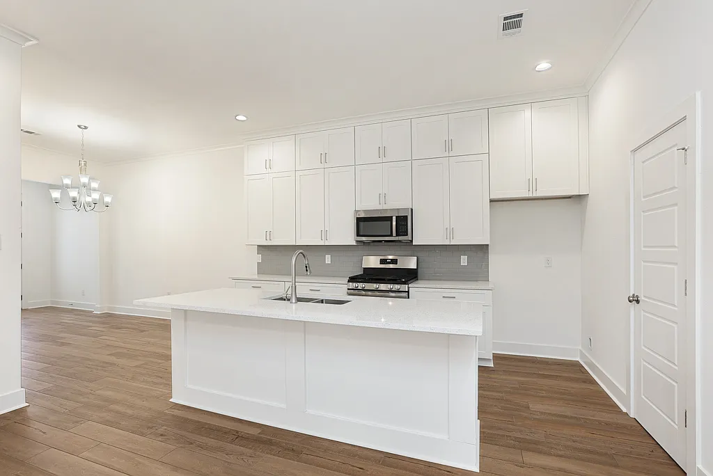 3 bed, 1625 sqft, $2,200 — Photo 2