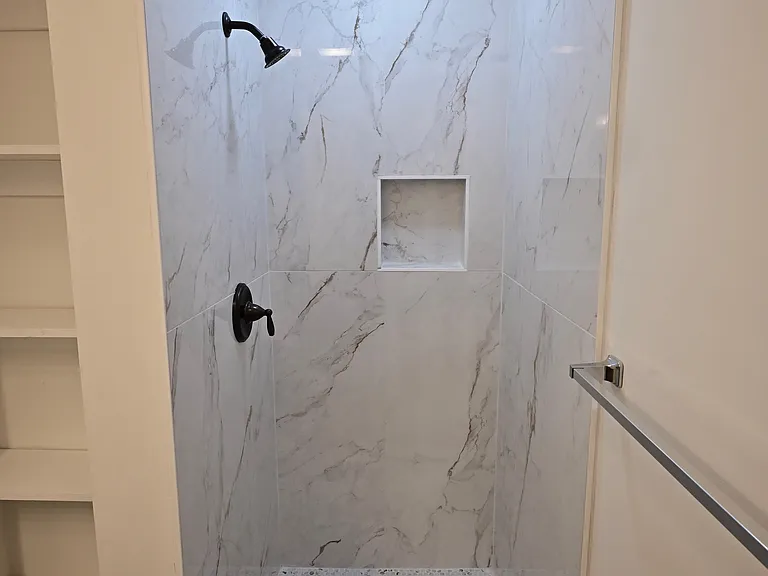 GUEST SHOWER