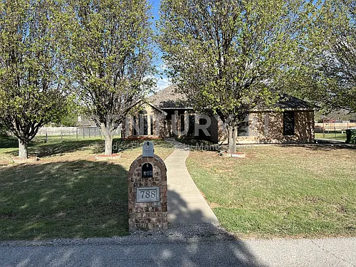 788 Robin Ct Photo 1