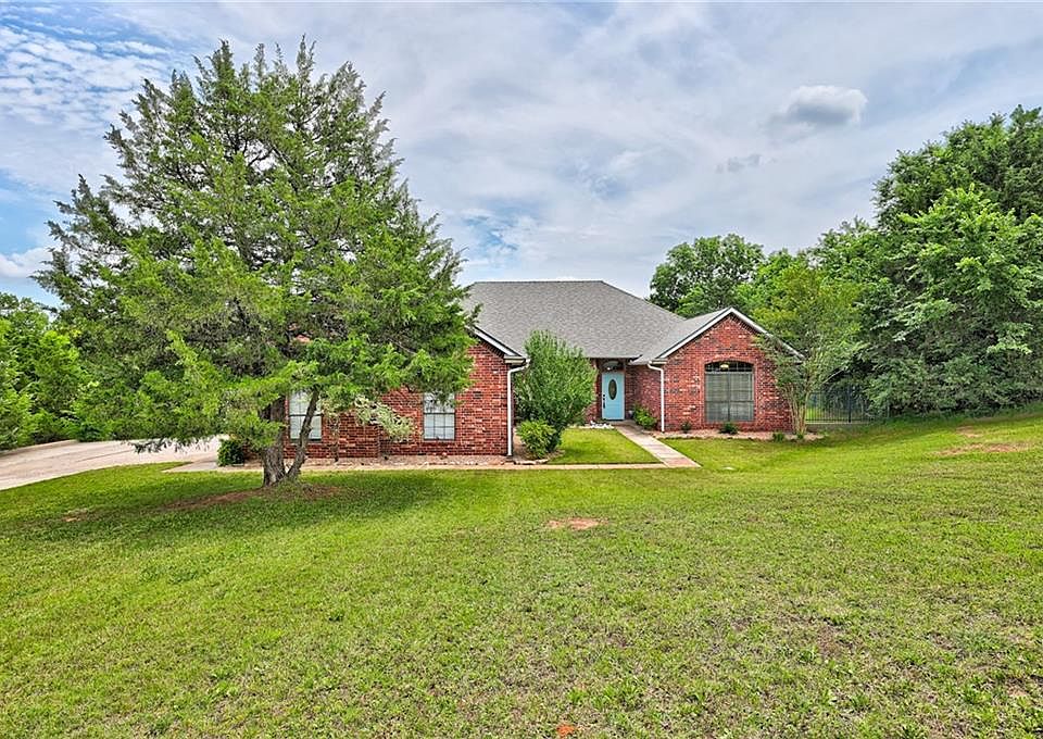 1st image of 4500 Lairds Woods Cir