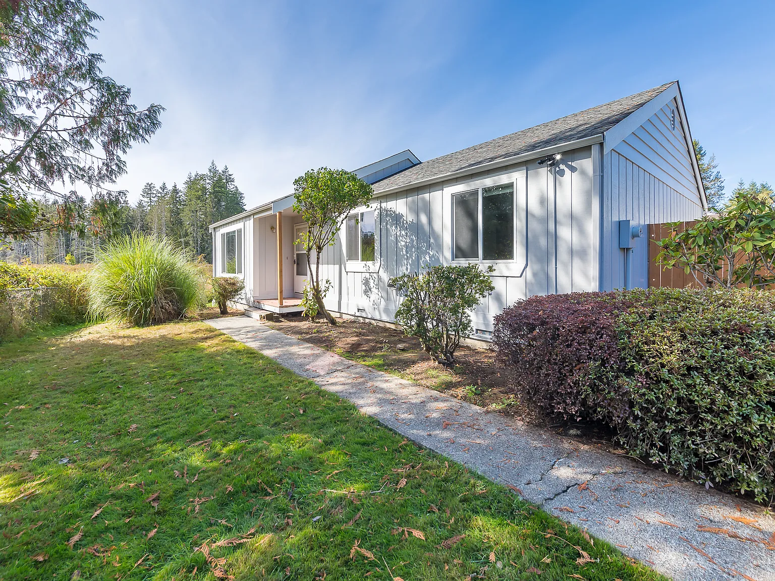 3 bed, 1.5 bath, 1064 sqft, $2,800 — Photo 1