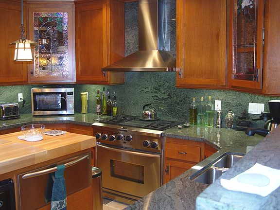 Duel-fuel range with 5.3 cf oven