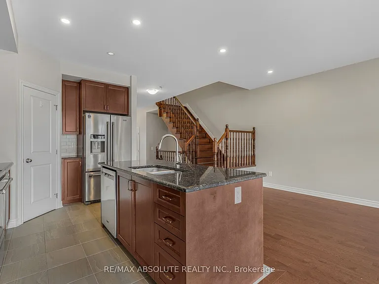 741 Namur St — Photo 5