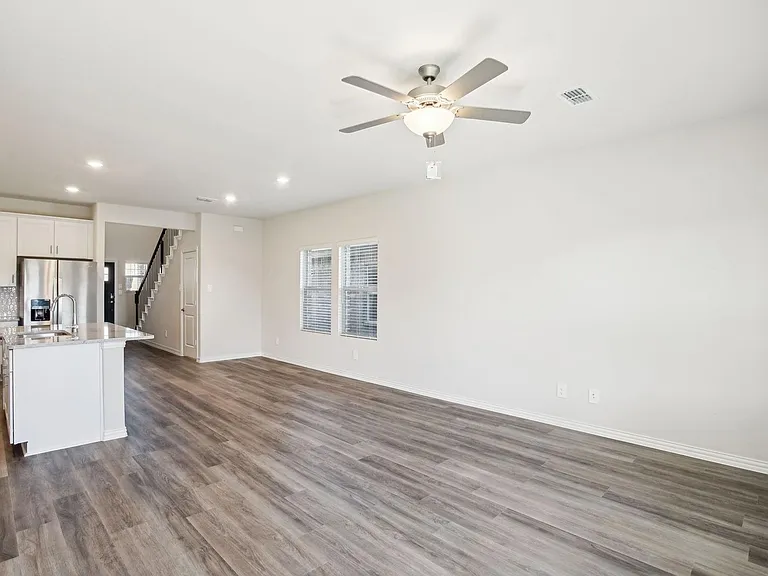 618 Hemingway Ln — Photo 11