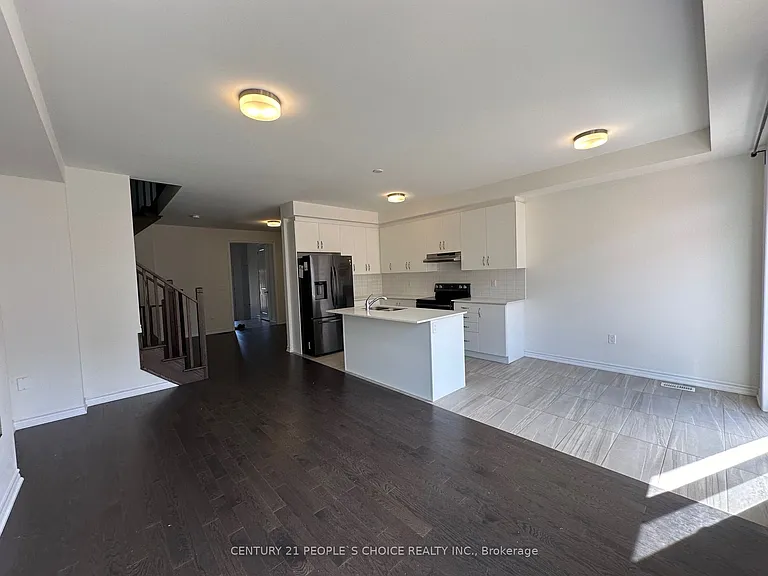 1471 Blackmore St — Photo 21