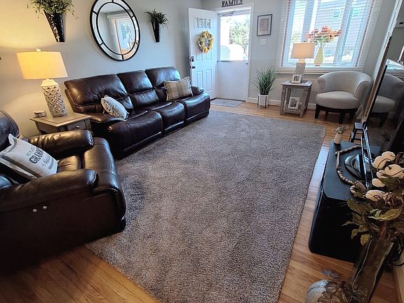 5th image of 1002 Brookwood Ln