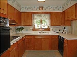 5th image of 4806 Almont Dr