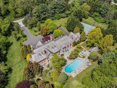 35 Applegreen Drive, Old Westbury, NY, 11568