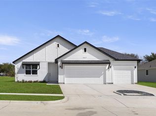 1417 Red Barn Rd, Gainesville, TX 76240