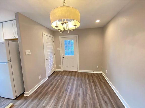 5th image of 6402 Auburn Dr #A