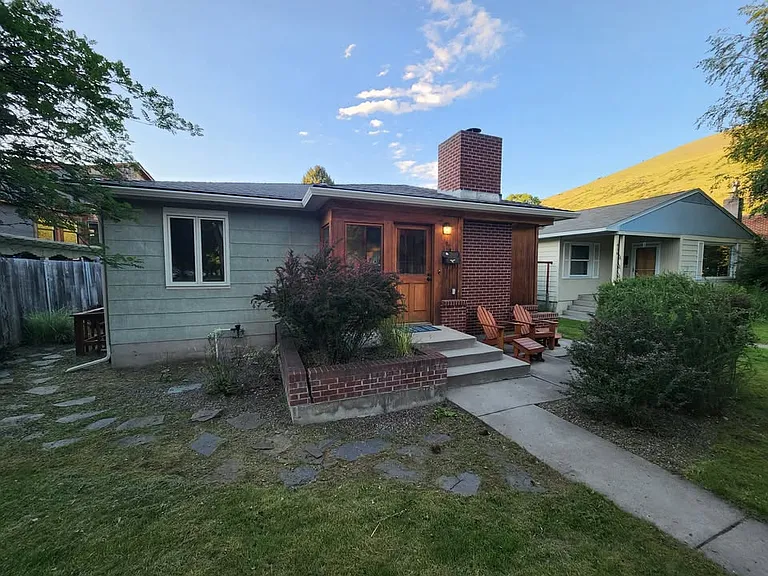 610 S Ave E — Photo 1