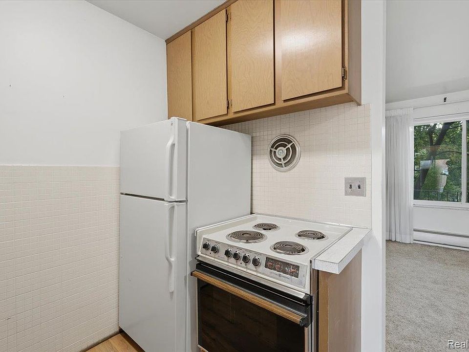 2915 W Thirteen Mile Rd Apt 308, photo 10