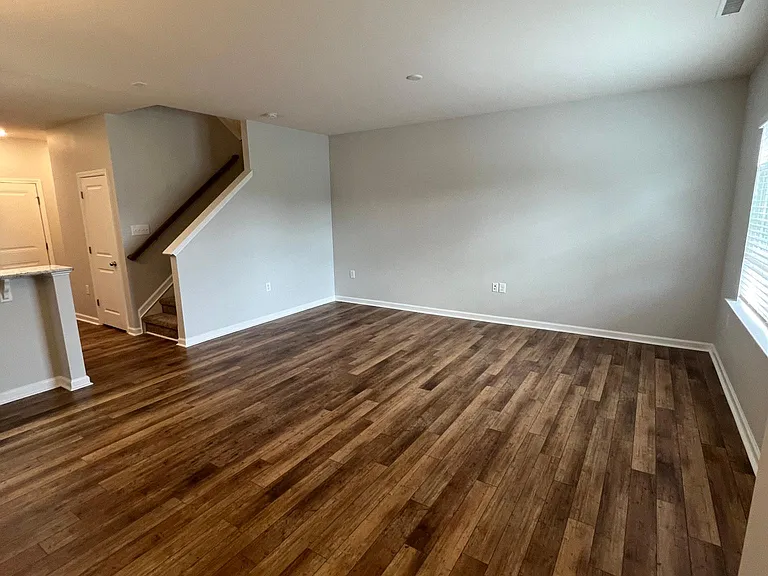 1407 Merrion Ave — Photo 2