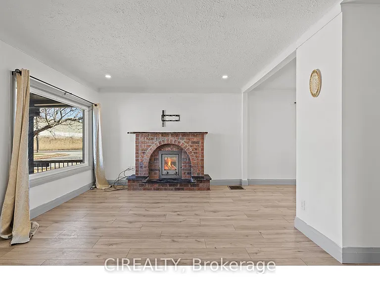 14 Elmwood Ave — Photo 6