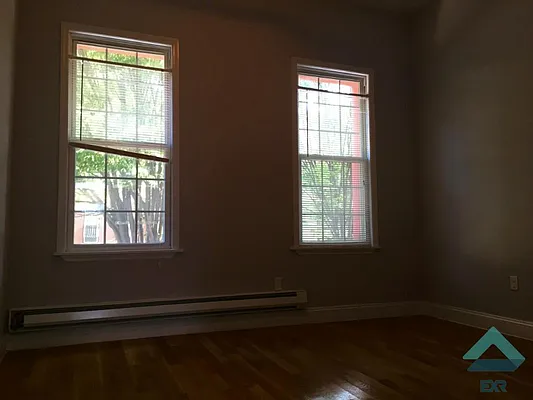 Rented by EXR | media 17