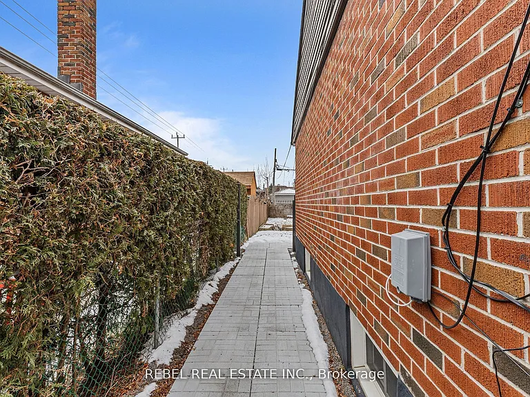 332 Cadillac Ave S #2 — Photo 14