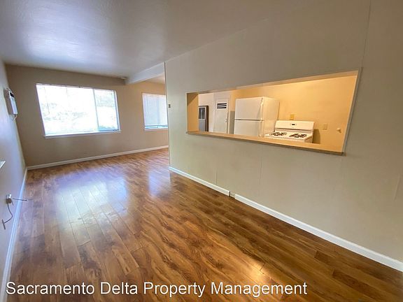 5th image of 4539 V St APT B