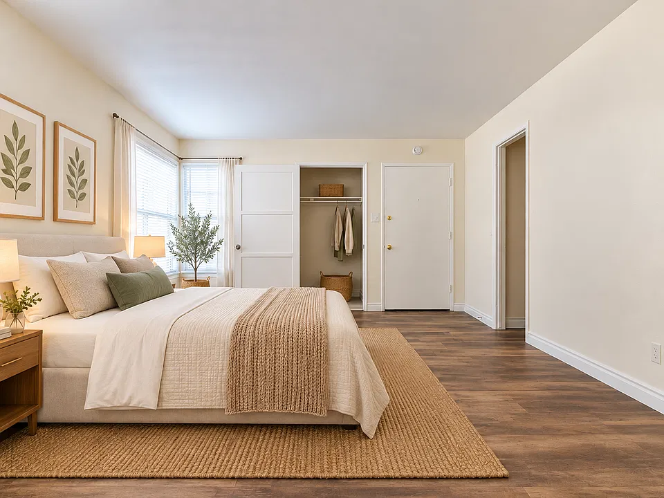 1061 E Broadway #208