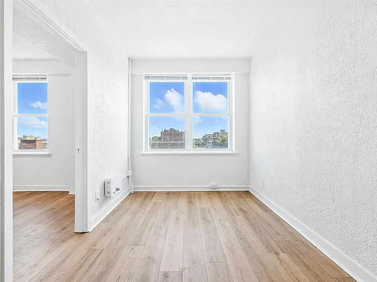 St. Regis Apartments — Photo 14