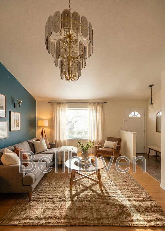 3 bed, 3.0 bath, 2108 sqft, $2,395 — Photo 2