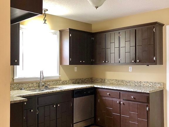 4th image of 7090 Buckingham Dr