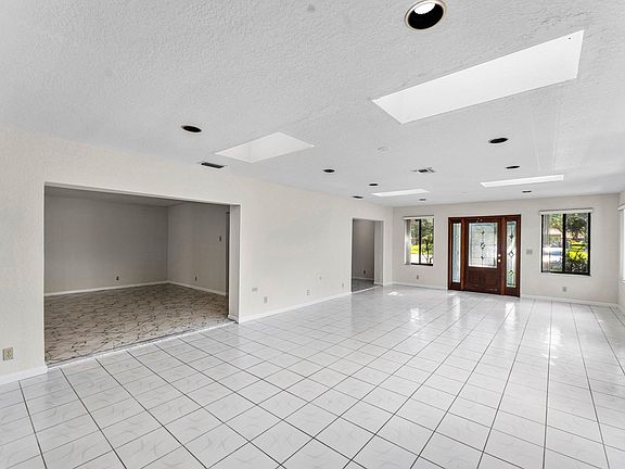 5th image of 900 NW 30th Avenue #D