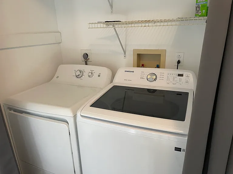 957 Rives St — Photo 16