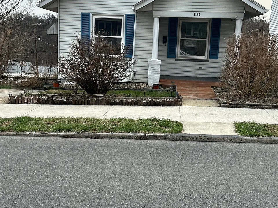 834 Columbia Ave