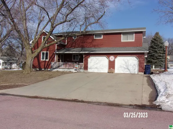 1324 Avenue M, Hawarden, IA 51023