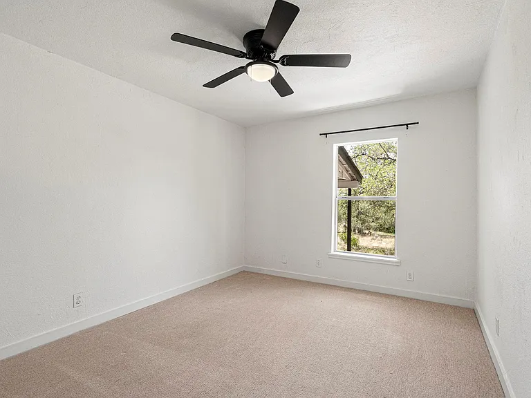 2591 Spring Valley Dr — Photo 26