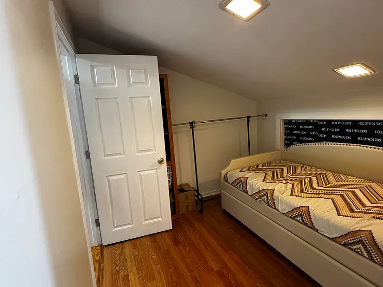 28 Portland Rd #1 — Photo 4