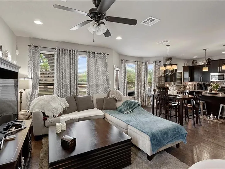 10804 Champ Ct — Photo 6