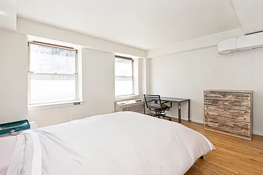 Rented by R New York