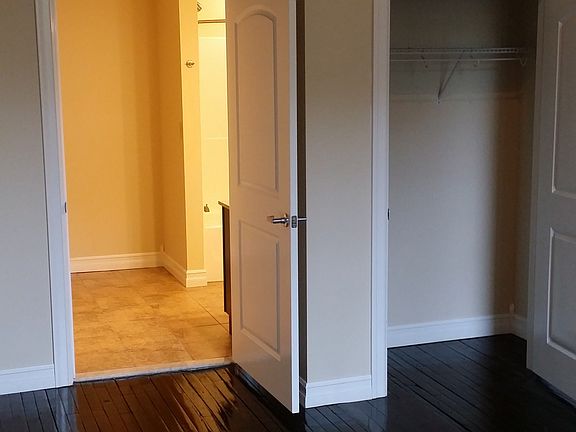 4th image of 5404 Harmony Mls W