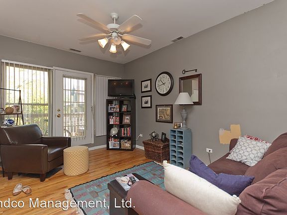 2nd image of 900 W Gunnison St APT 205