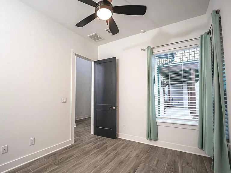 2109 Bella Vis — Photo 27
