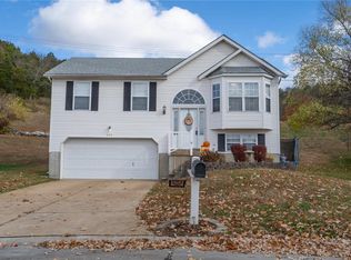 223 Pebble Creek Ct, Imperial, MO 63052