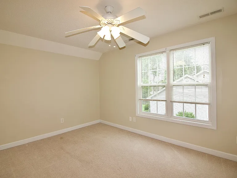 129 Lori Ln — Photo 45