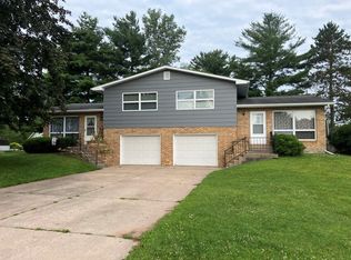 229 Park Ln, Clintonville, WI 54929