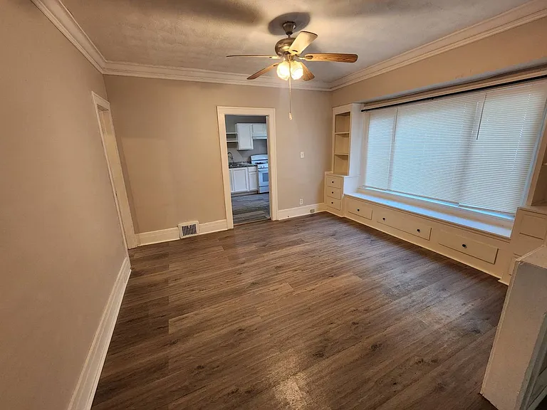 15816 Grovewood Ave — Photo 23