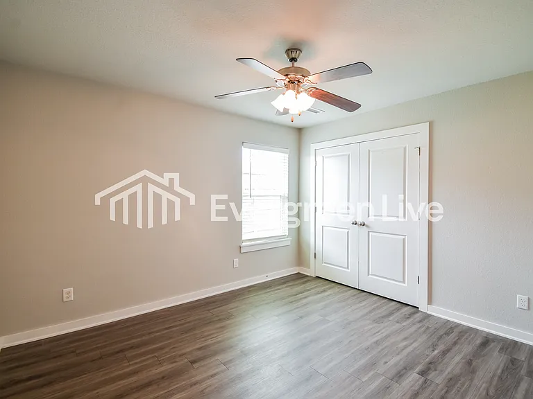 418 N Mojave St — Photo 12