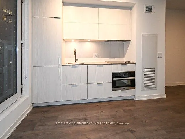 20 Richardson St #302 — Photo 3