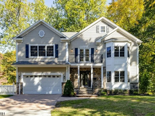 136 Locust Ave, Mountainside Boro, NJ 07092