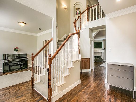 4th image of 2509 Meadow Hills Ln
